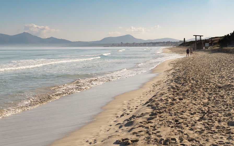 Panoramablick auf die Gegend Es Comú